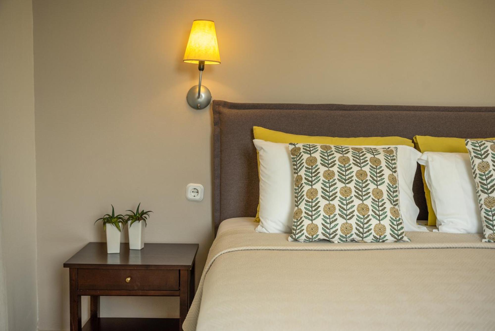 Peli Hotel 2*