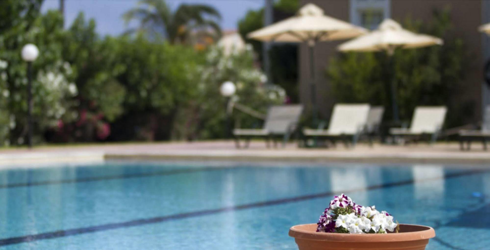 Peli Hotel 2*